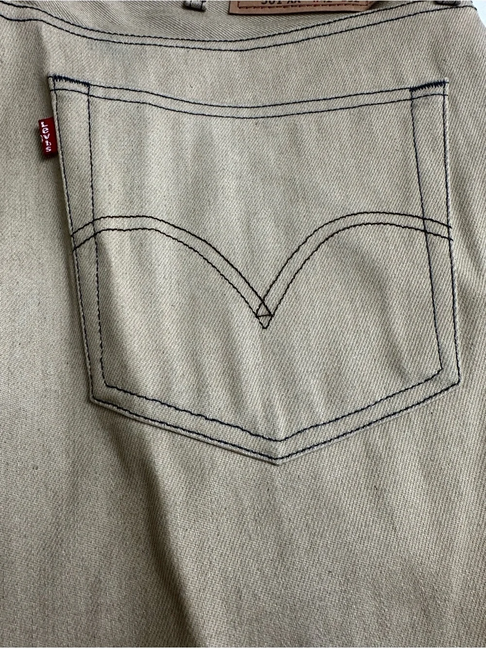 Levi’s 501 men’s 42/32 button fly original fit denim jeans, beige color (new)